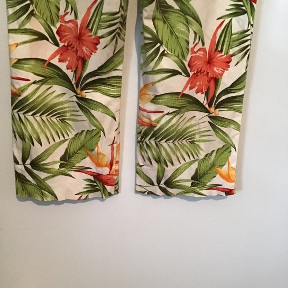 JOSEPH Ribkoff Trends Tropical Floral Print Capri Pants - Picture 5 of 9
